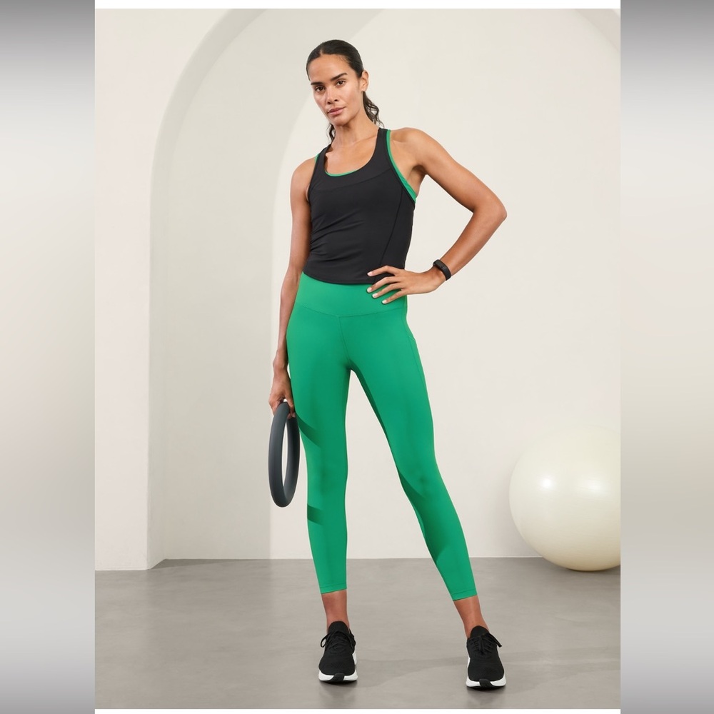 ATHLETA INTERVAL STASH HIGH RISE 7/8 LEGGING SIZE MEDIUM NWT